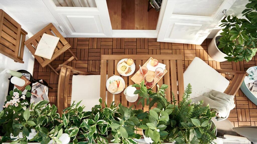 Natural wood decking tiles – Versatile products from SSR VINA