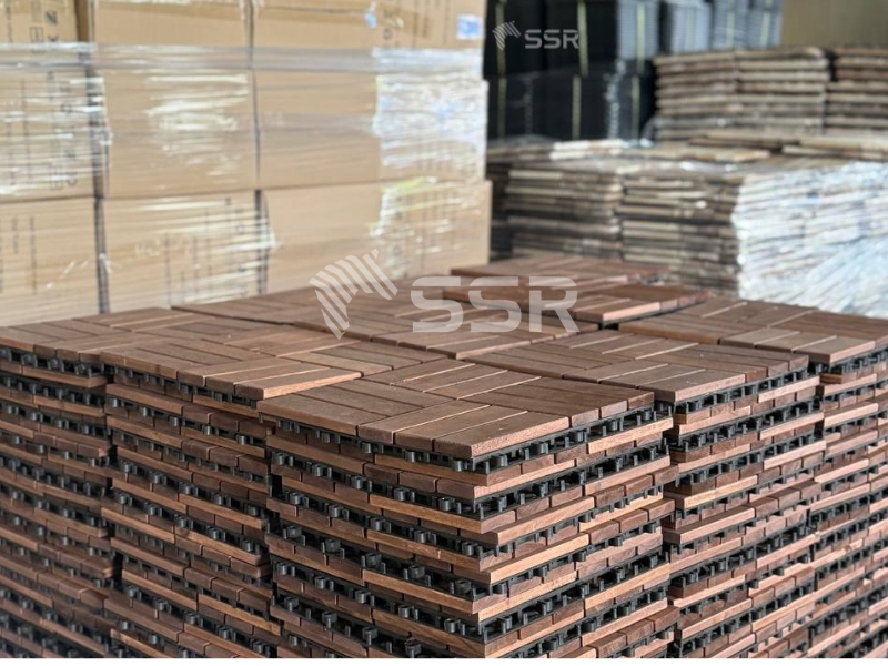Natural acacia wood decking tiles – Highlights for outdoor furniture