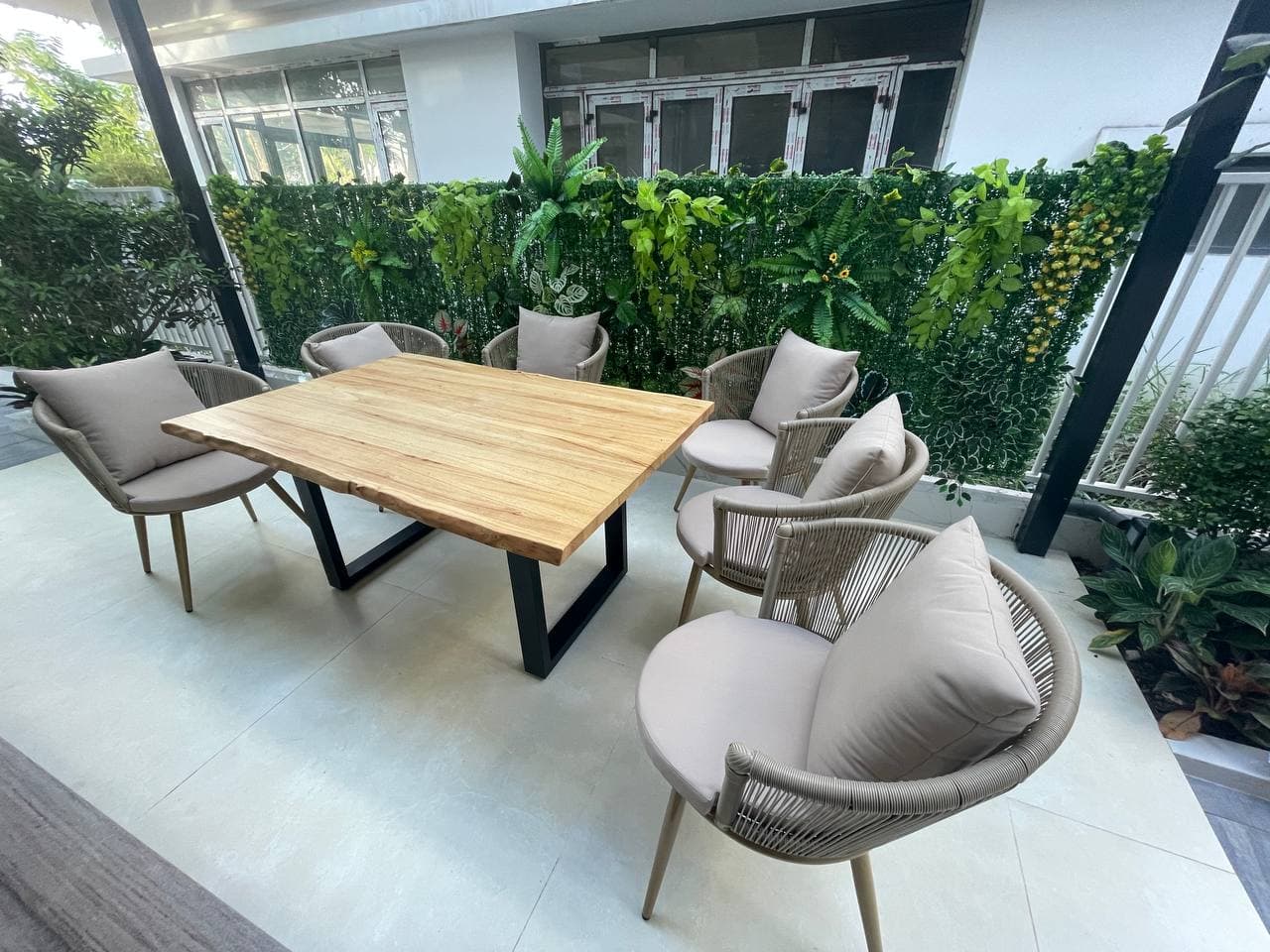 Customized Rubberwood Edge Glued Countertop With Live Edge