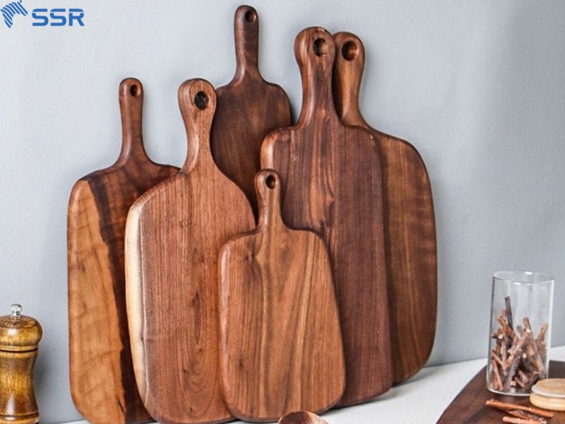 how do I choose a wooden cutting board