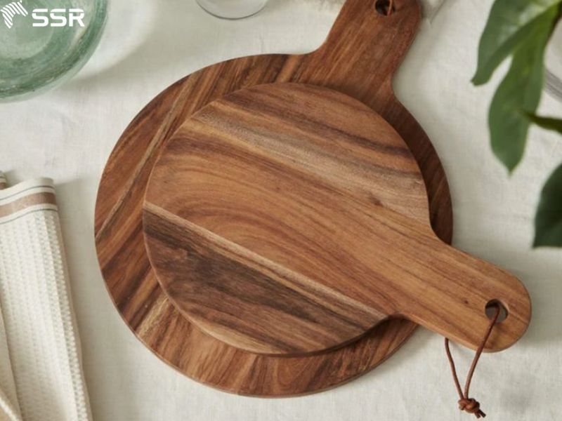 how to clean a wooden cutting board