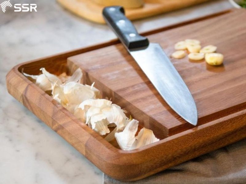 what is the purpose of a wood cutting board