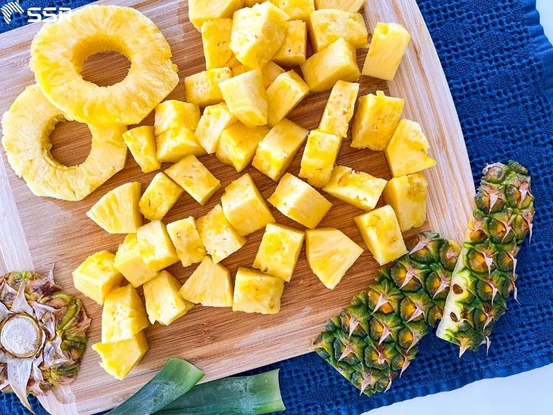 wipe the cutting board after cut juicy fruits 