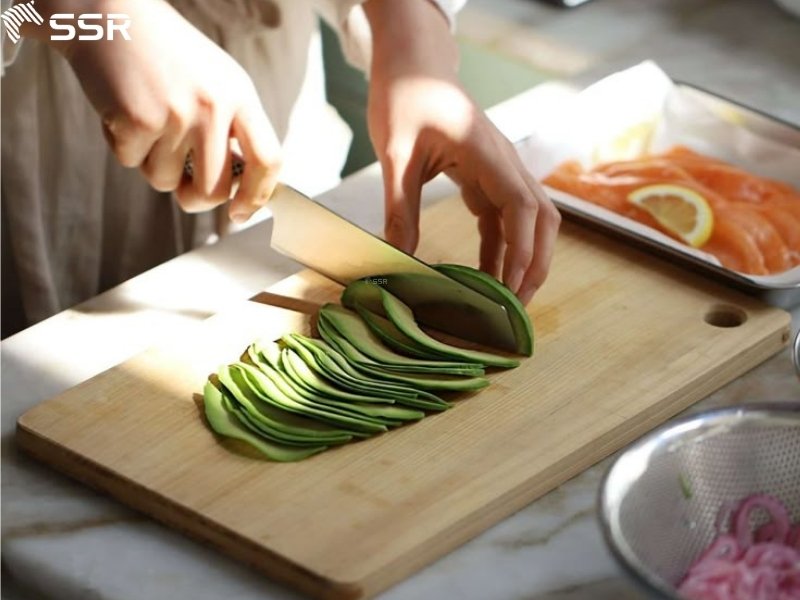 what are the problems with wooden cutting boards